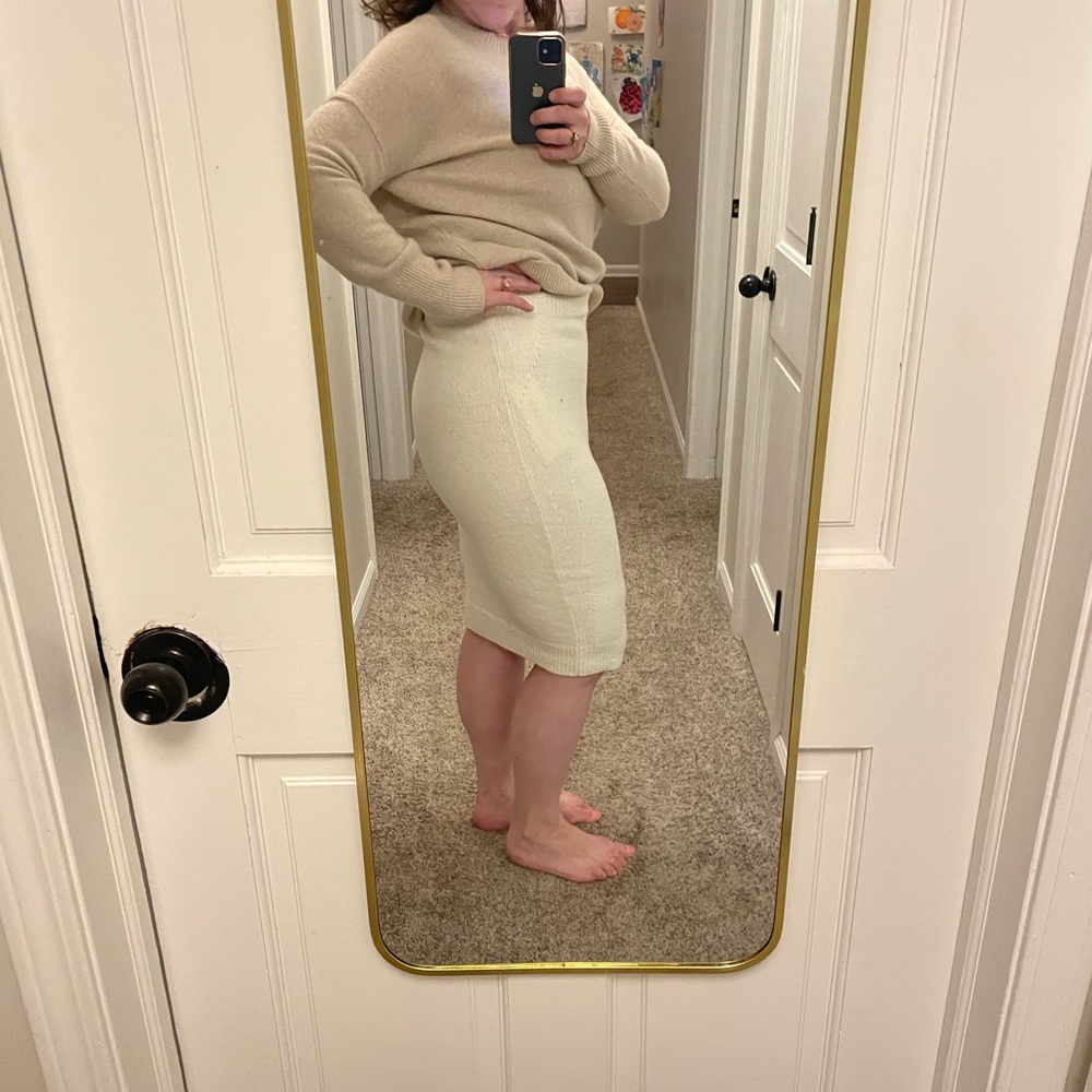 TOM FORD CASHMERE knit knee length pencil skirt. Winter white/ creamy white - Picture 6 of 7